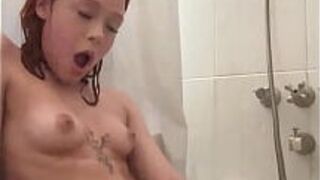 Sexy Redhead Latina Scarlett Hart Masturbating With Showerhead - porn video
